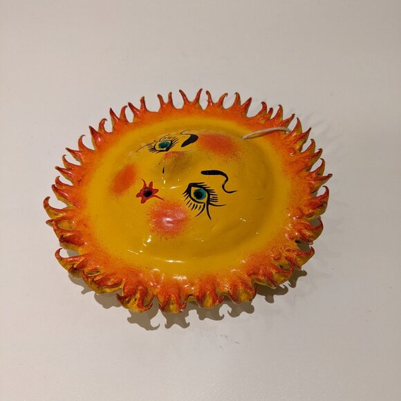 🌞 Vintage Mexican Coconut Shell Sun – Hand-Painted Wall Art Smiling Face - Picture 4 of 5